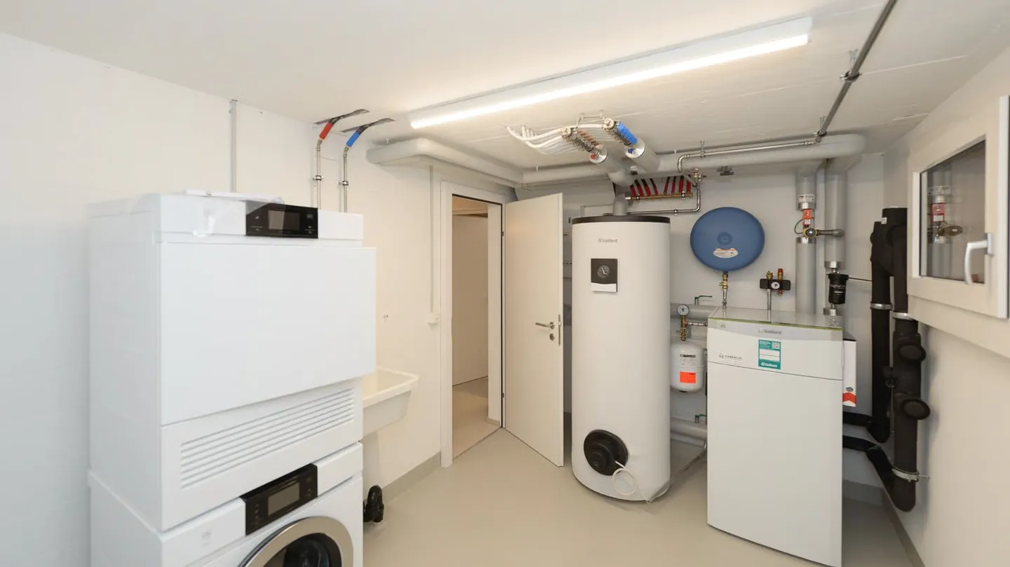 Nouvelle construction, presque autonome en énergie - Maison familiale individuelle de 5½ pièces avec grand jardin - Photo 8 sur 10