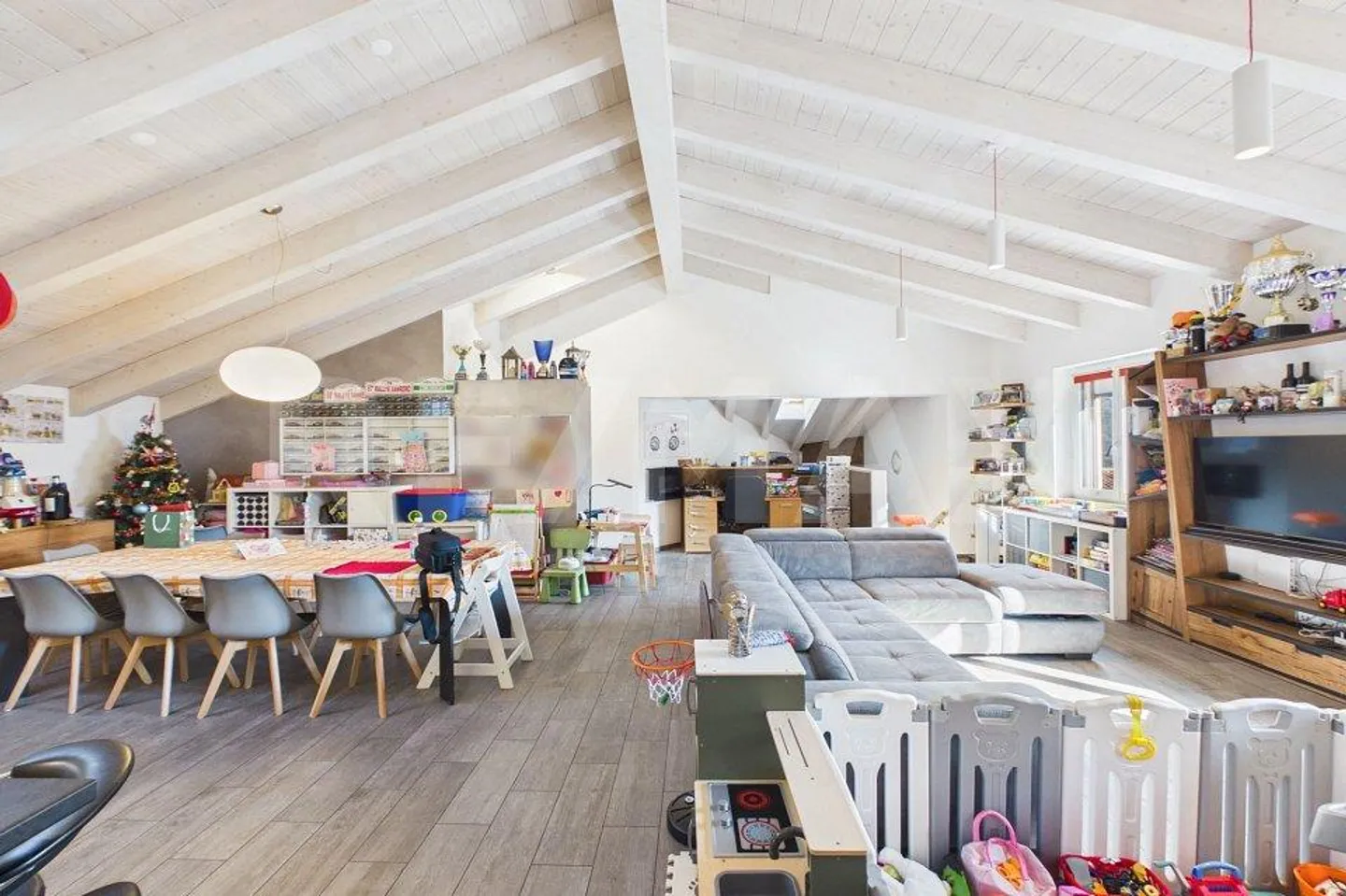 Casa unifamiliare spaziosa nel cuore di Sigirino - Foto 9 di 13