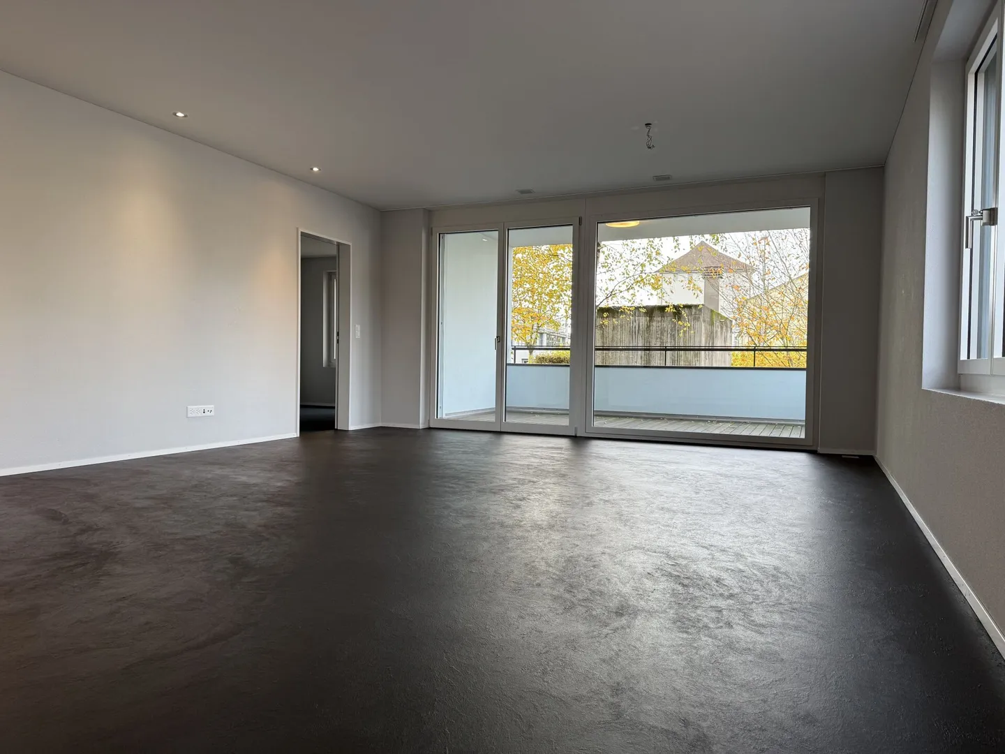 Moderne 2.5 Zimmerwohnung mitten in der Stadt und doch im Grünen - Foto 4 von 10