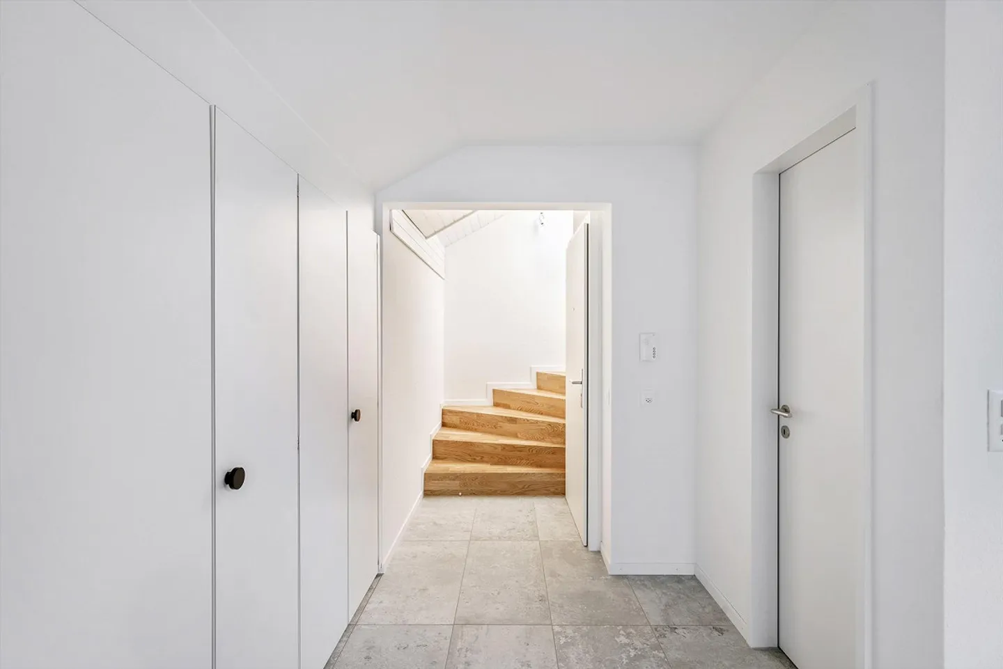Modernes Apartment in Binningen - Foto 8 von 8