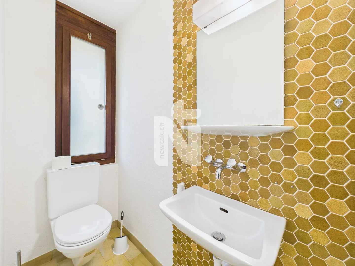 Detached 6.5-room single-family house on four floors with large garden, garage, and wellness area in a quiet, exclusive location on the Bruderholz - Photo 10 of 26