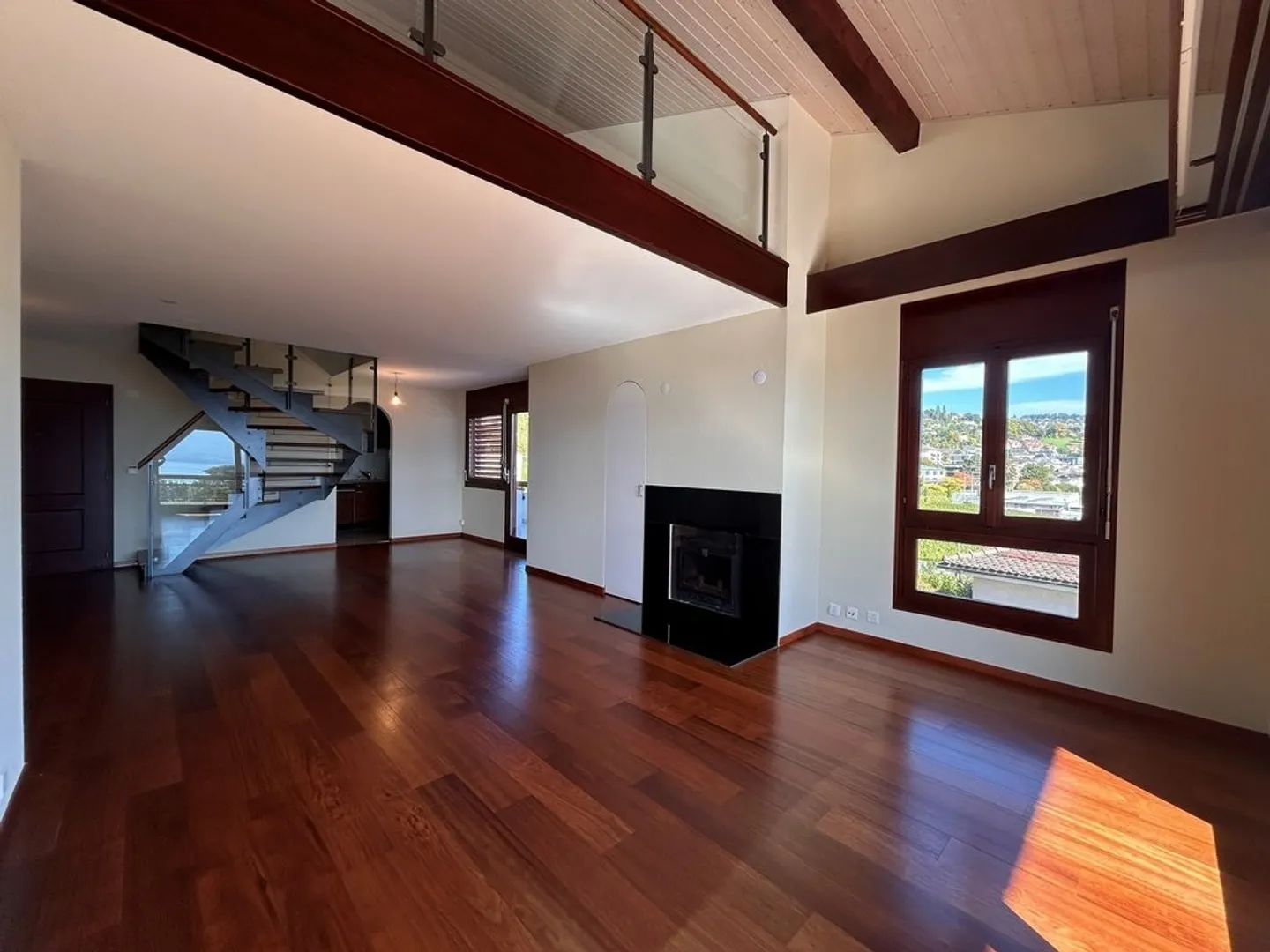 Magnifique duplex de 4.5 pièces au 2ème étage d'environ 145m2 - Photo 2 sur 11
