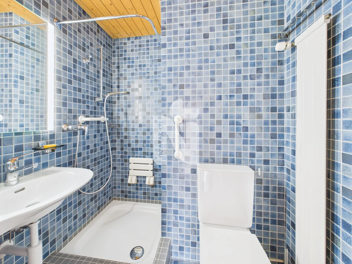 Detached 6.5-room single-family house on four floors with large garden, garage, and wellness area in a quiet, exclusive location on the Bruderholz - Photo 14 of 26