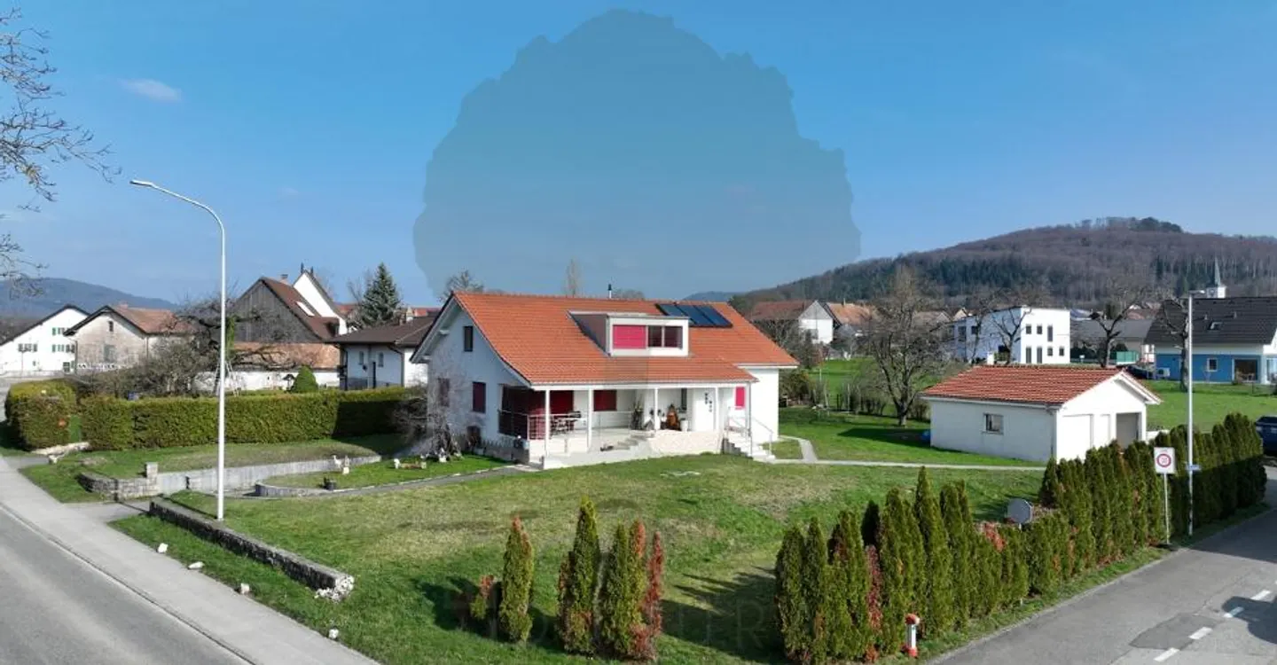 Maison Familiale avec Deux Appartements - Photo 1 sur 13
