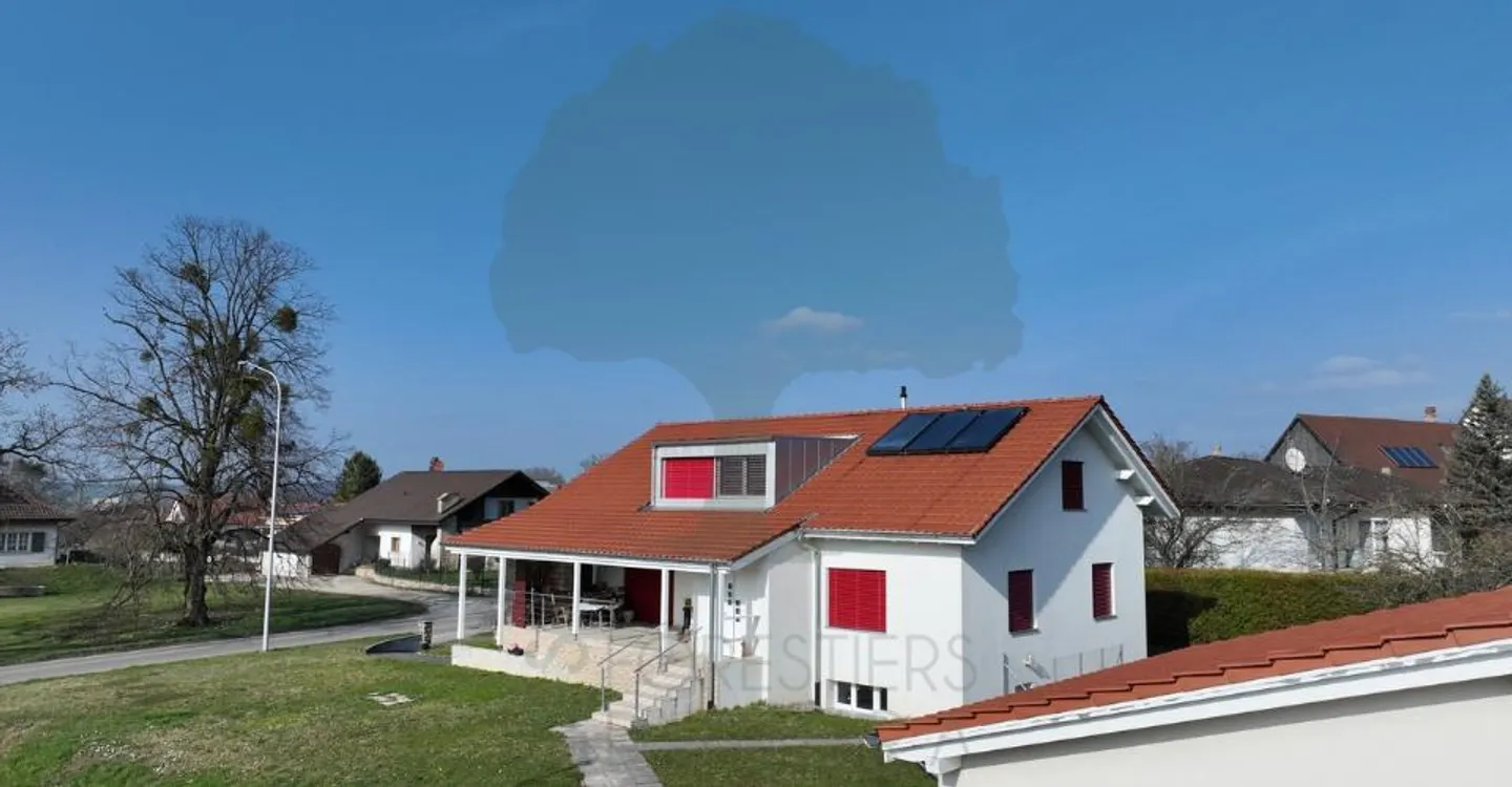 Maison Familiale avec Deux Appartements - Photo 2 sur 13