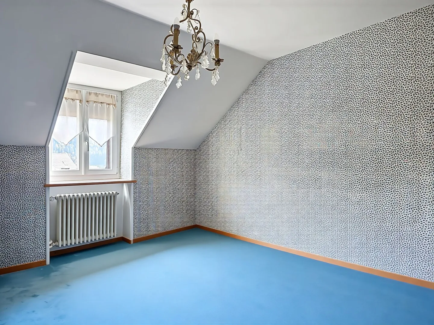 Wundervolles Potenzial für dieses 5-Zimmer-Duplex zur Personalisierung - Foto 1 von 18