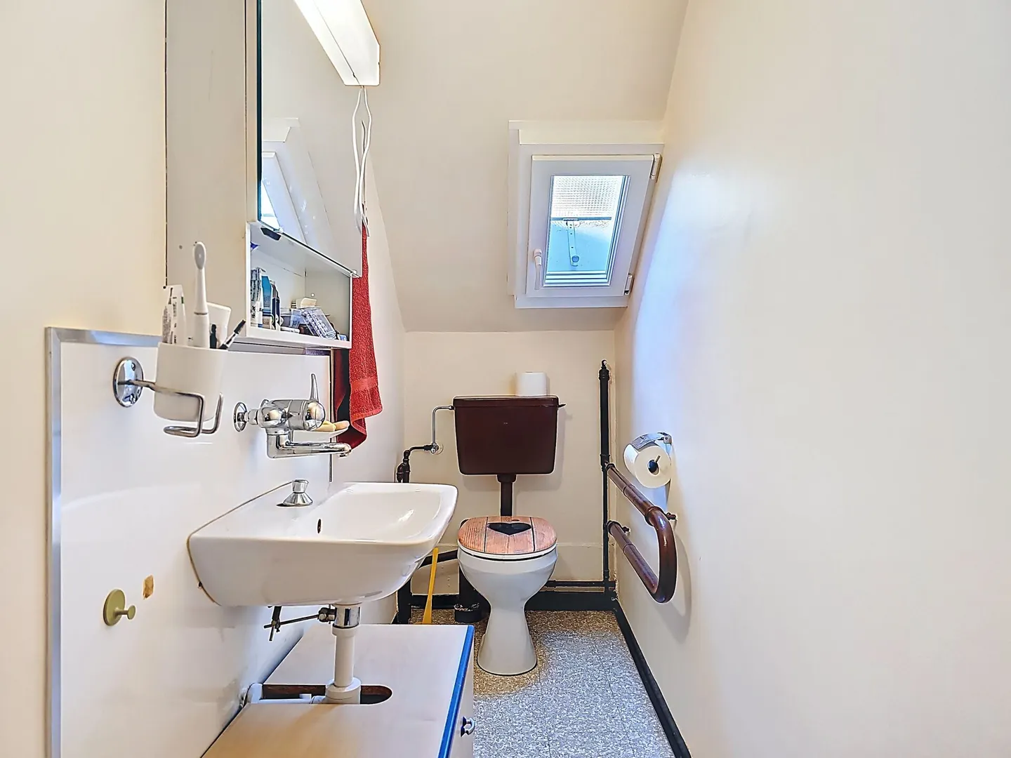 Wundervolles Potenzial für dieses 5-Zimmer-Duplex zur Personalisierung - Foto 12 von 18
