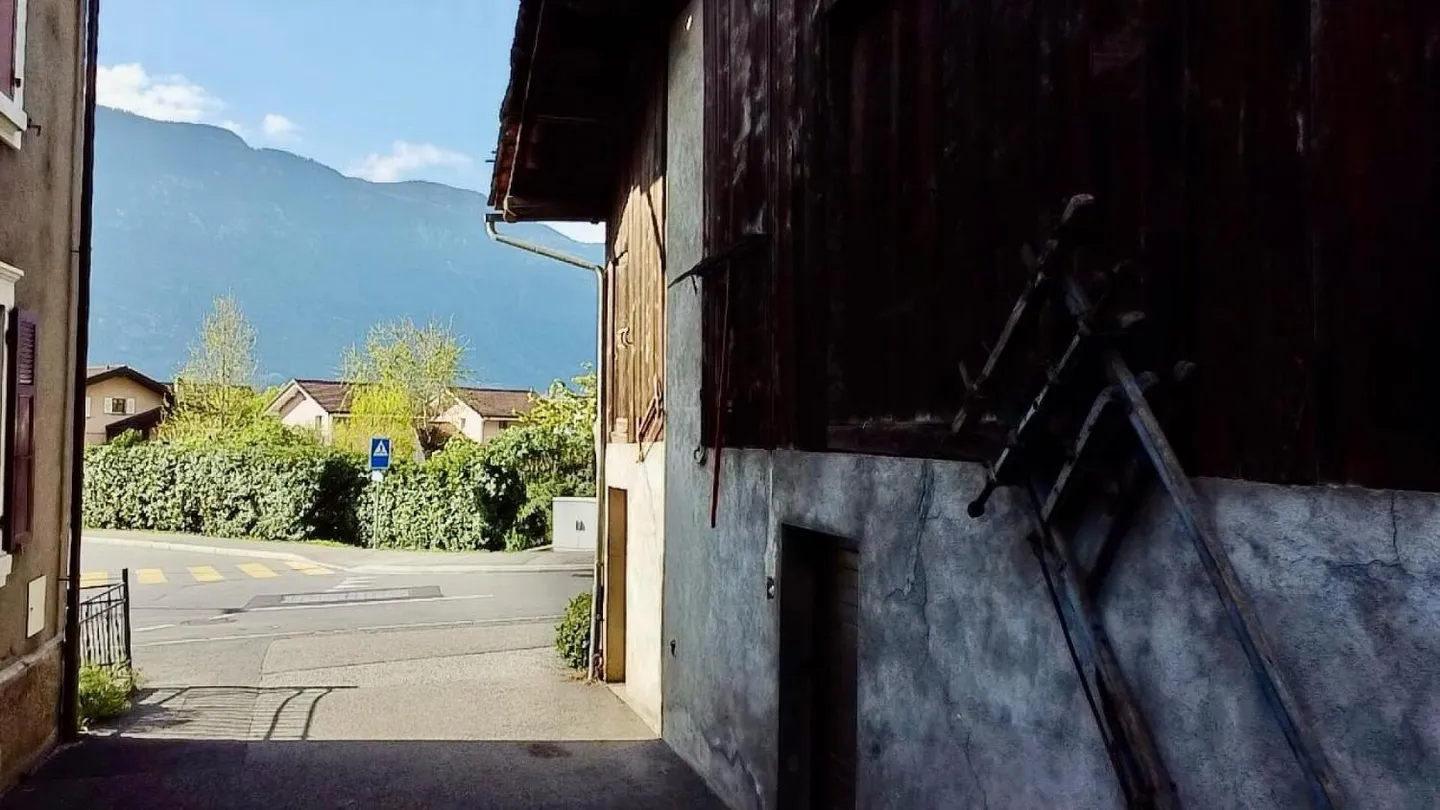 For sale - Two plots with barn, garages and outdoor areas - Fully - Photo 3 of 9