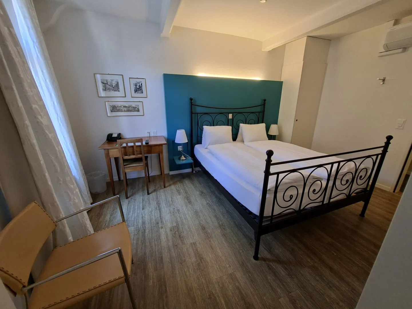 Belle chambre meublée avec salle de bain privée dans la vieille ville, 3ème étage chambre 302 - Photo 2 sur 10