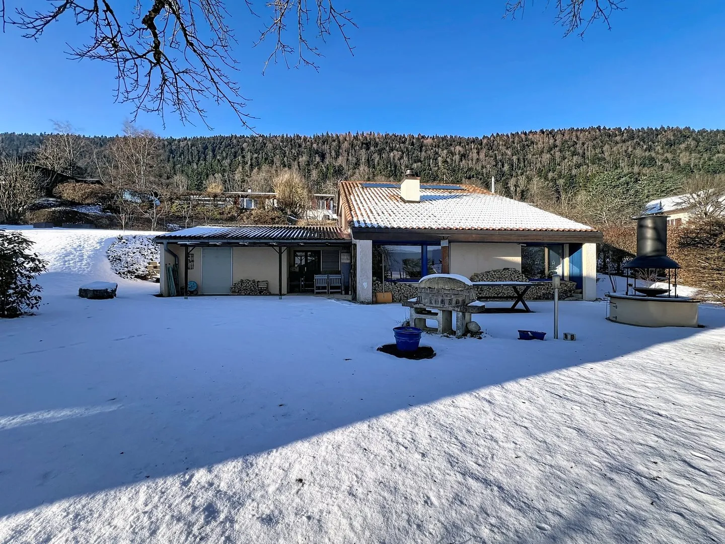 Villa with 5.5 rooms and separate living area – Chézard-Saint-Martin - Photo 11 of 14