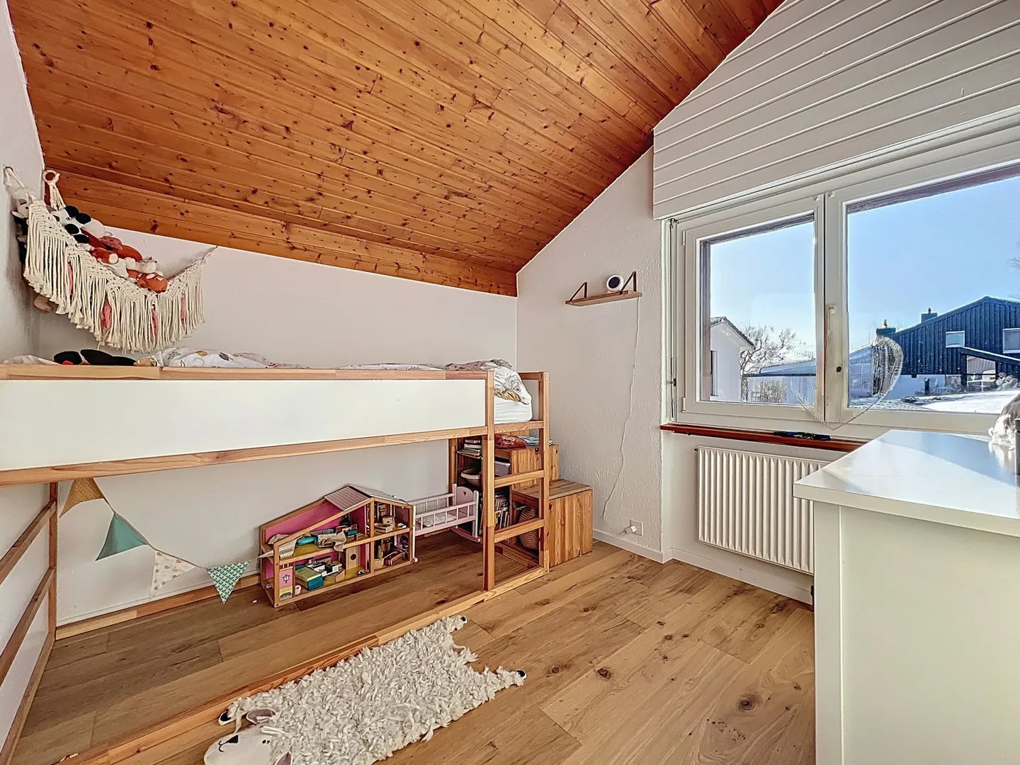 Villa with 5.5 rooms and separate living area – Chézard-Saint-Martin - Photo 7 of 14