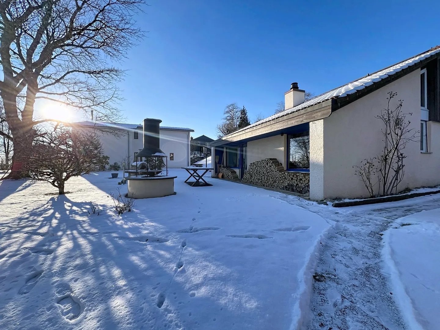 Villa with 5.5 rooms and separate living area – Chézard-Saint-Martin - Photo 12 of 14