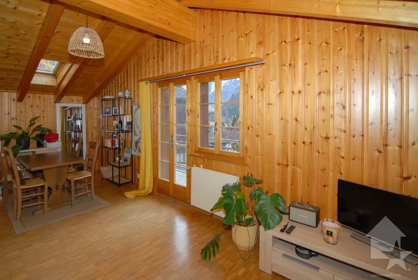 Magnifico ristorante nel centro di Evolène con appartamento separato - Foto 7 di 18