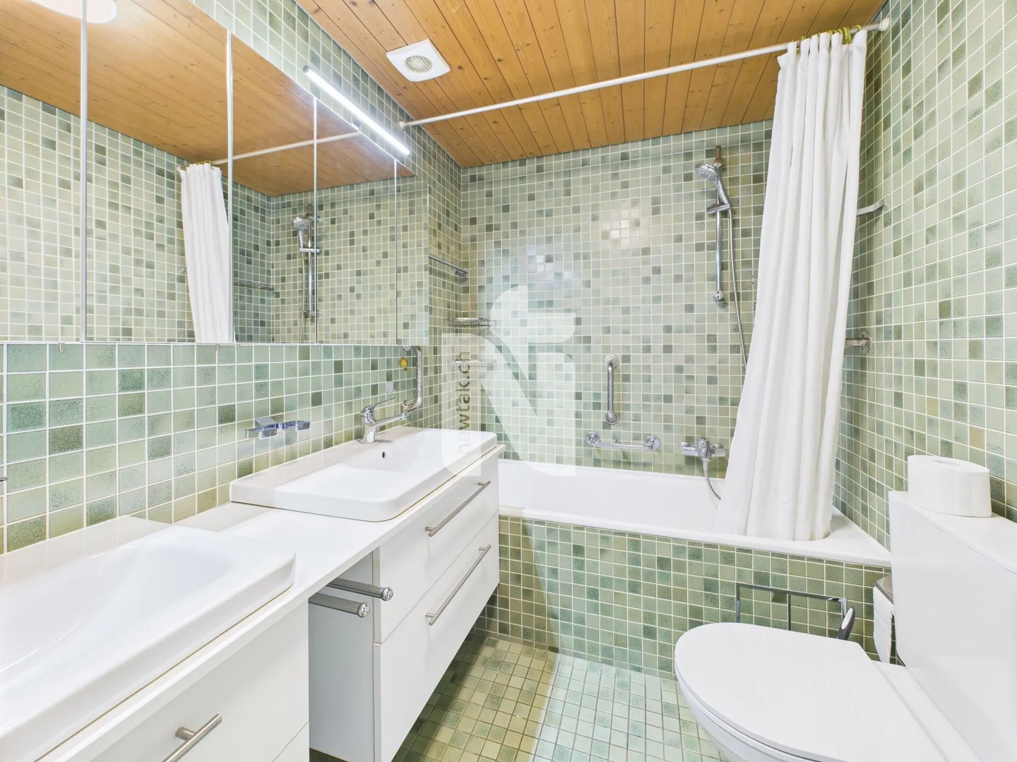 Detached 6.5-room single-family house on four floors with large garden, garage, and wellness area in a quiet, exclusive location on the Bruderholz - Photo 17 of 26