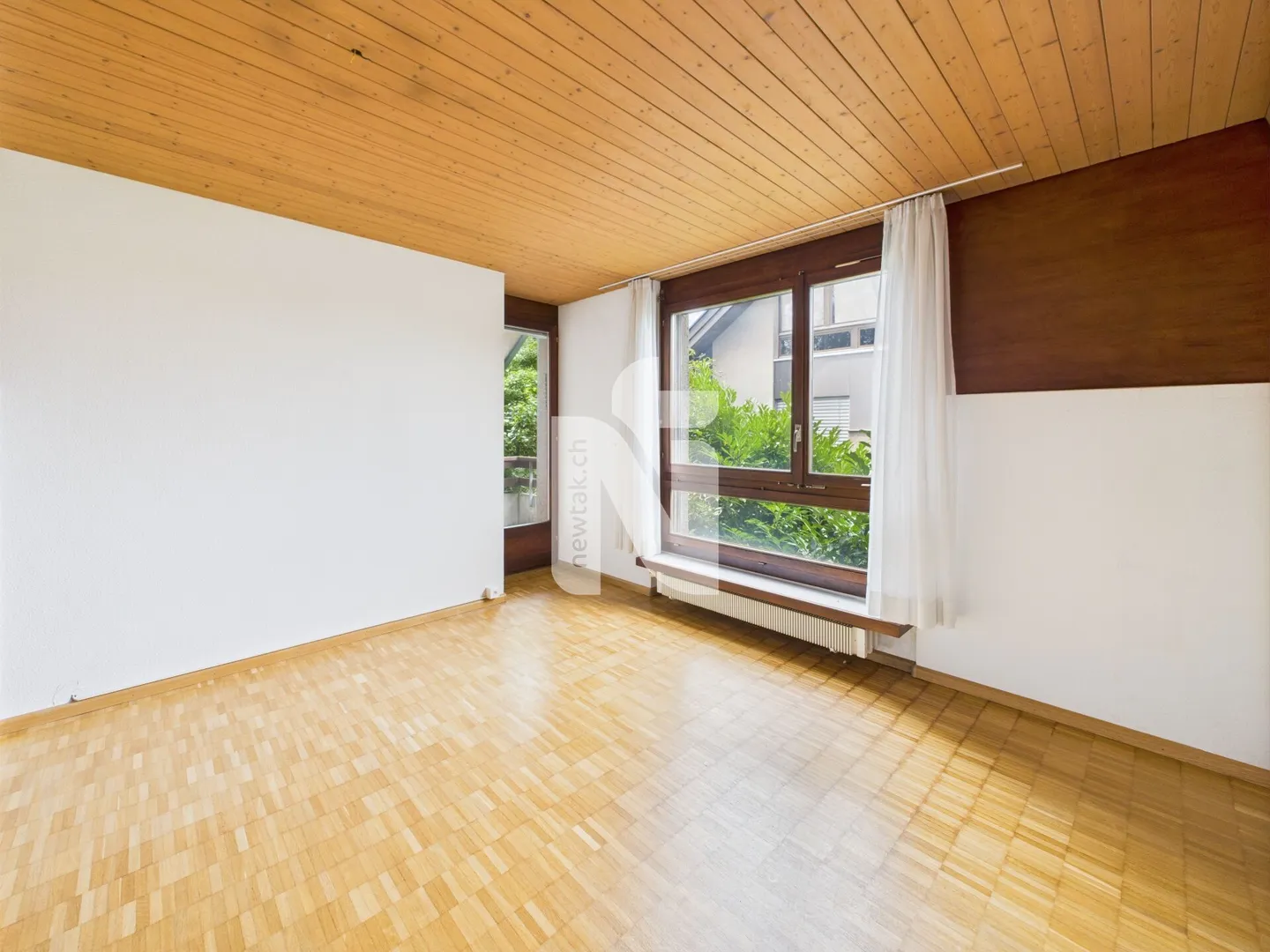 Detached 6.5-room single-family house on four floors with large garden, garage, and wellness area in a quiet, exclusive location on the Bruderholz - Photo 15 of 26