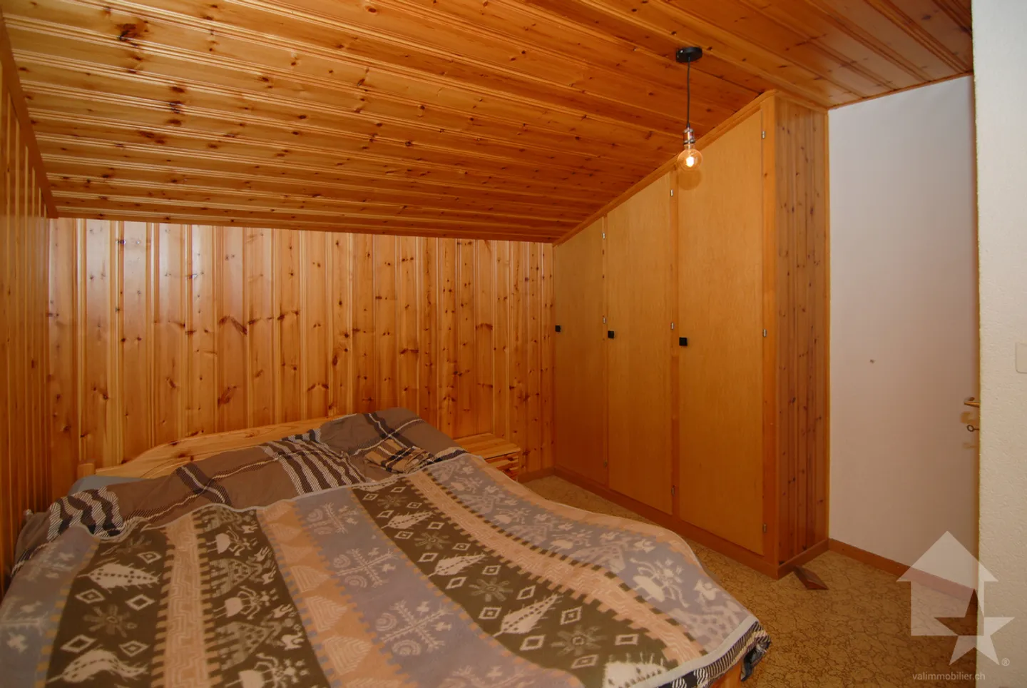 Magnifico ristorante nel centro di Evolène con appartamento separato - Foto 13 di 18