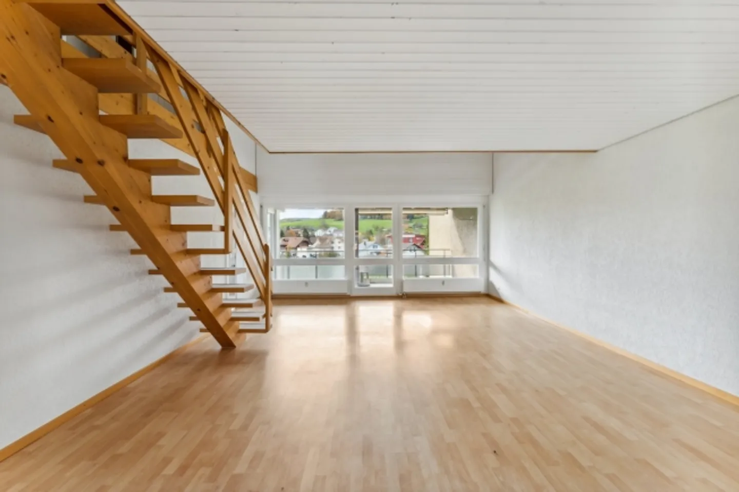 BLACK FRIDAY - Free parking space for one year! - Photo 2 of 11