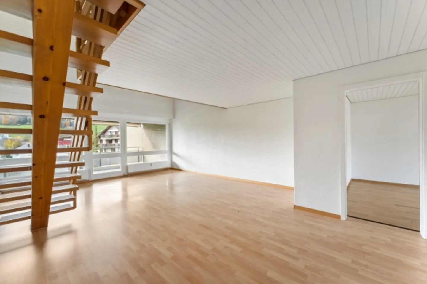 BLACK FRIDAY - Free parking space for one year! - Photo 3 of 11