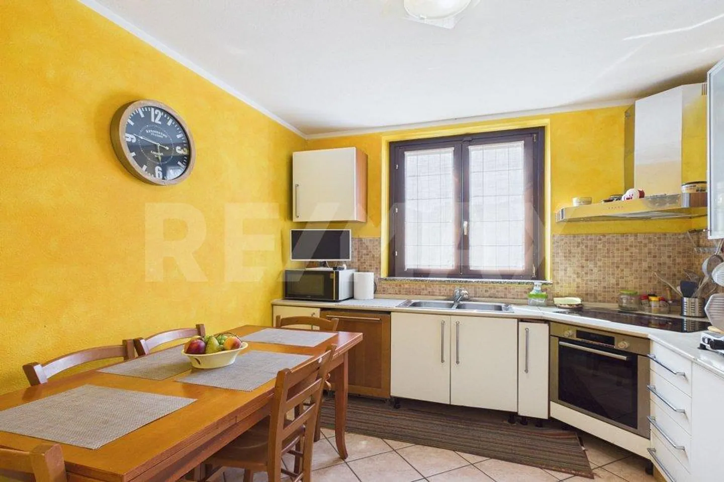ITALIE-Appartement avec grande terrasse et garage près de la frontière suisse - Photo 9 sur 13