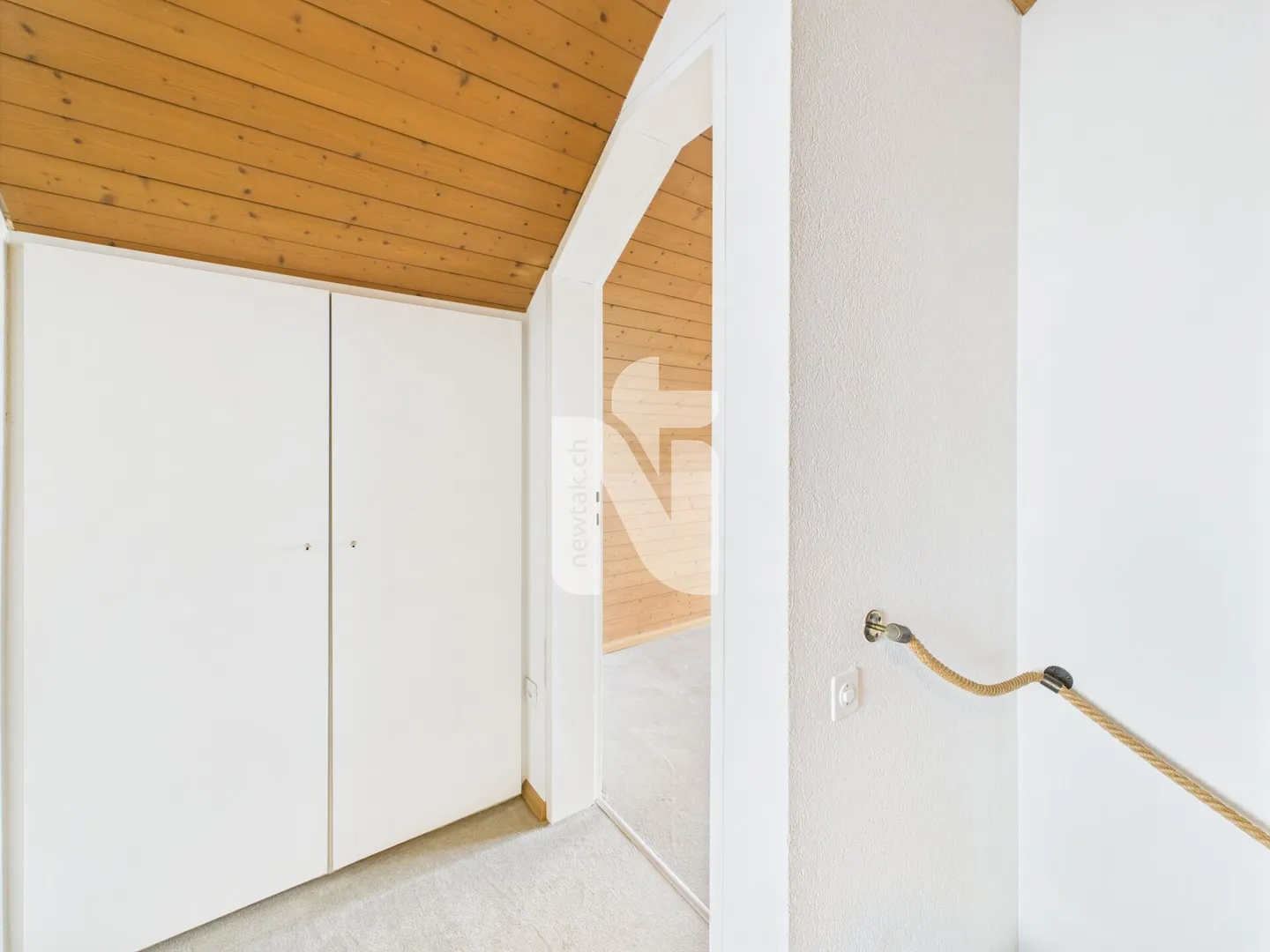 Detached 6.5-room single-family house on four floors with large garden, garage, and wellness area in a quiet, exclusive location on the Bruderholz - Photo 18 of 26