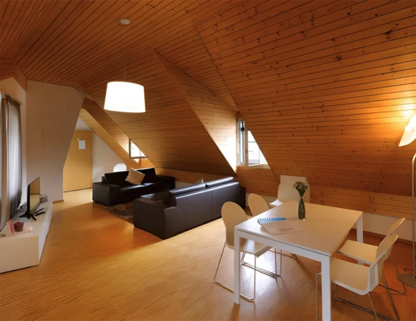 2.5 rooms in the city center of Neuchâtel - Photo 1 of 6