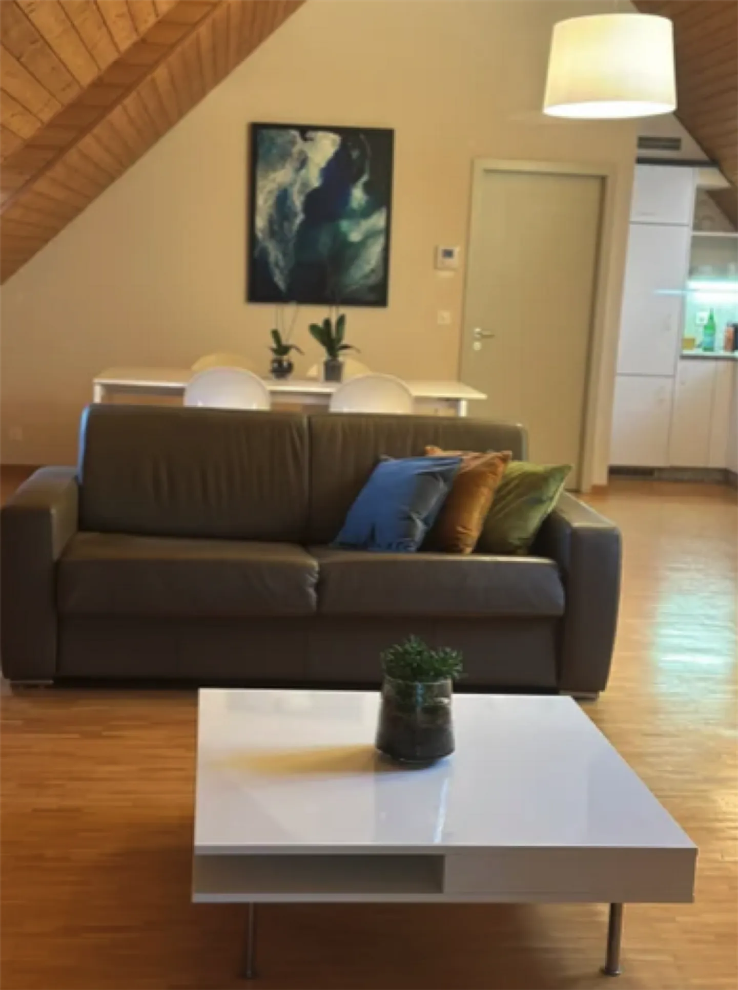 2.5 rooms in the city center of Neuchâtel - Photo 2 of 6