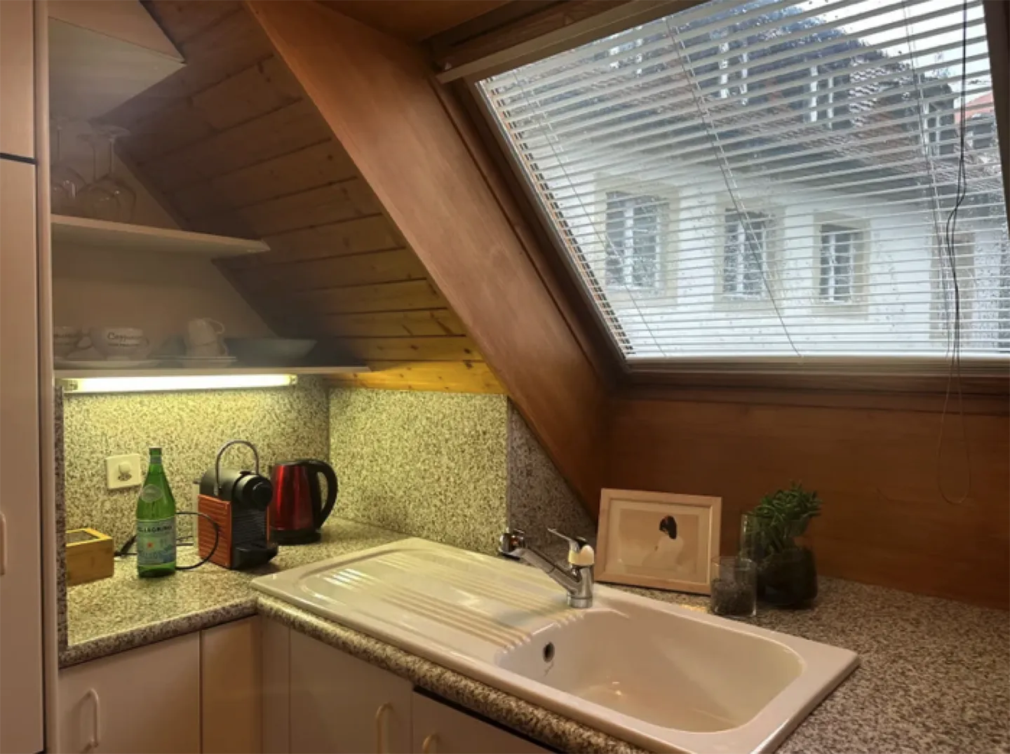 2.5 rooms in the city center of Neuchâtel - Photo 3 of 6