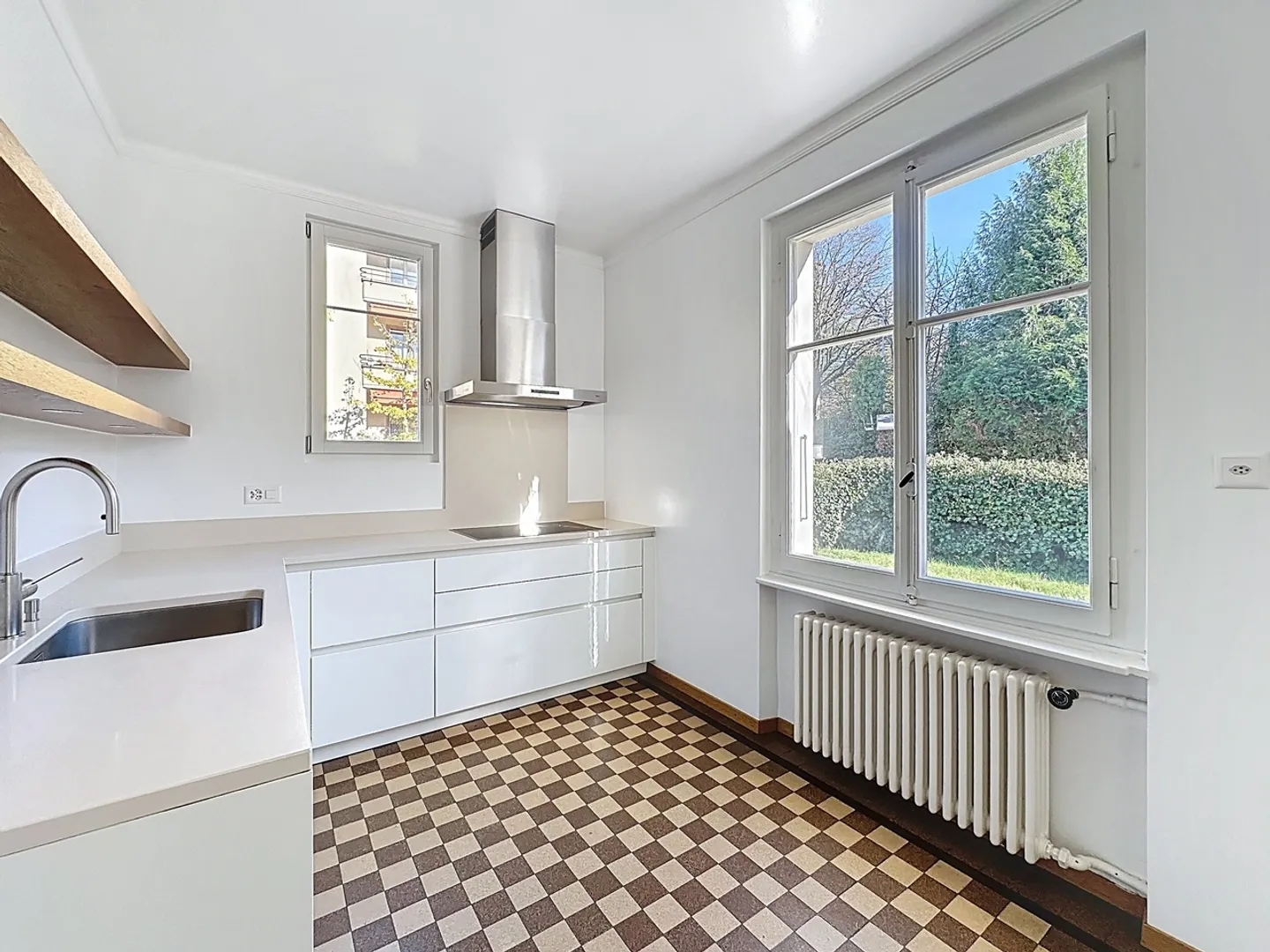 In a residential area! - Photo 3 of 12