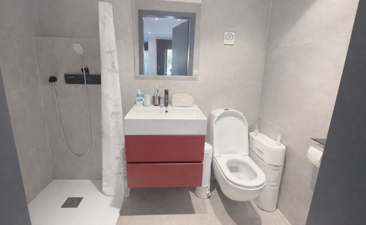 Brauchen Sie eine gute Dosis Sonne? Kommen Sie in das kleine Kalifornien des Wallis - Eleganz & Modernität für diese wunderschöne, komplett renovierte 4,5-Zimmer-Wohnung im Herzen von Fully - Foto 11 von 12