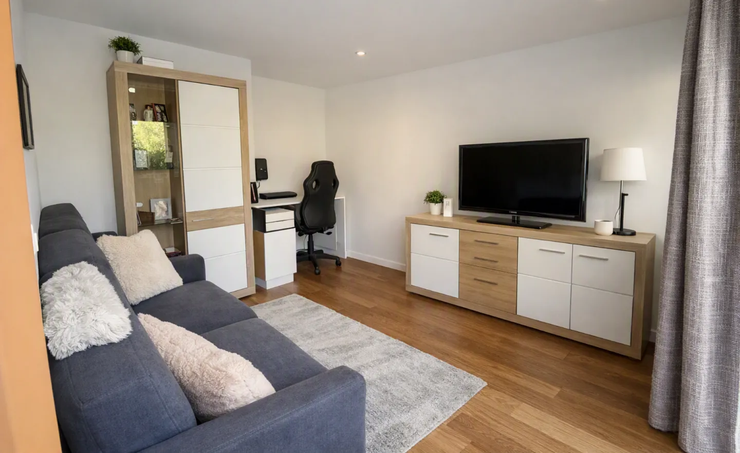Brauchen Sie eine gute Dosis Sonne? Kommen Sie in das kleine Kalifornien des Wallis - Eleganz & Modernität für diese wunderschöne, komplett renovierte 4,5-Zimmer-Wohnung im Herzen von Fully - Foto 9 von 12