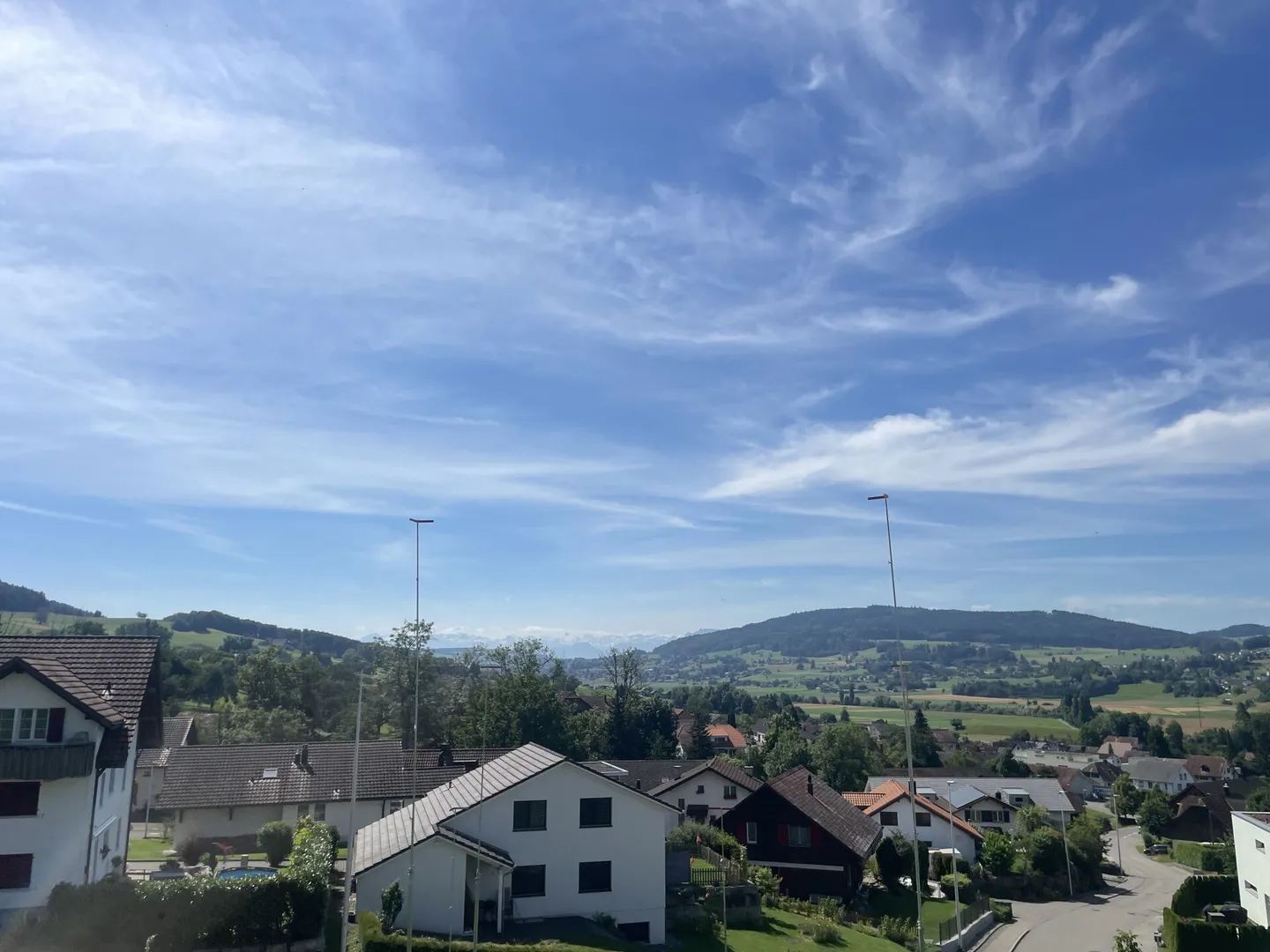 Grosszügige Terrassenwohnung mit Aussicht - Foto 3 von 10