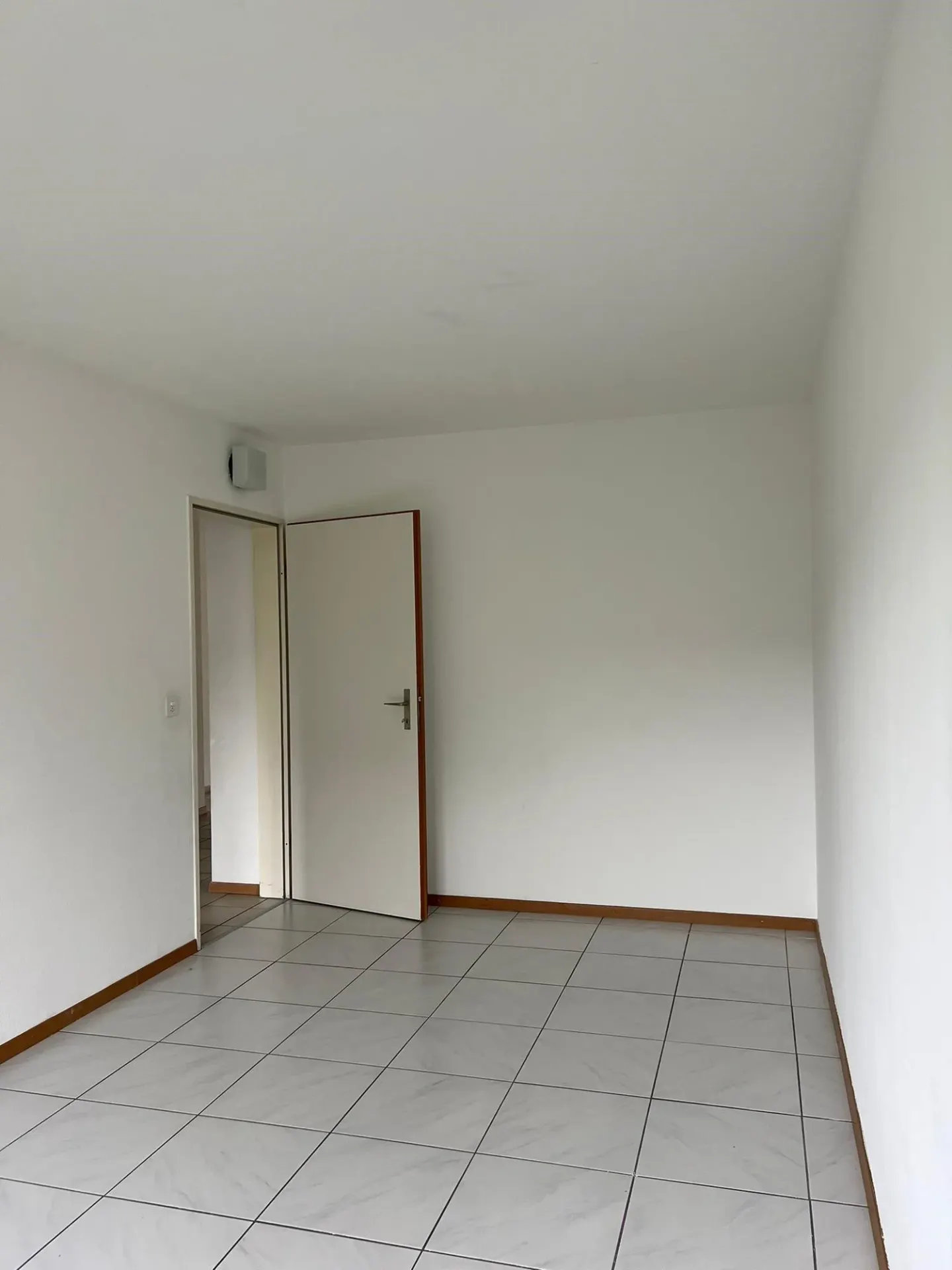 Belle et spacieuse appartement de 3,5 pièces avec nouvelle cuisine - Photo 19 sur 23