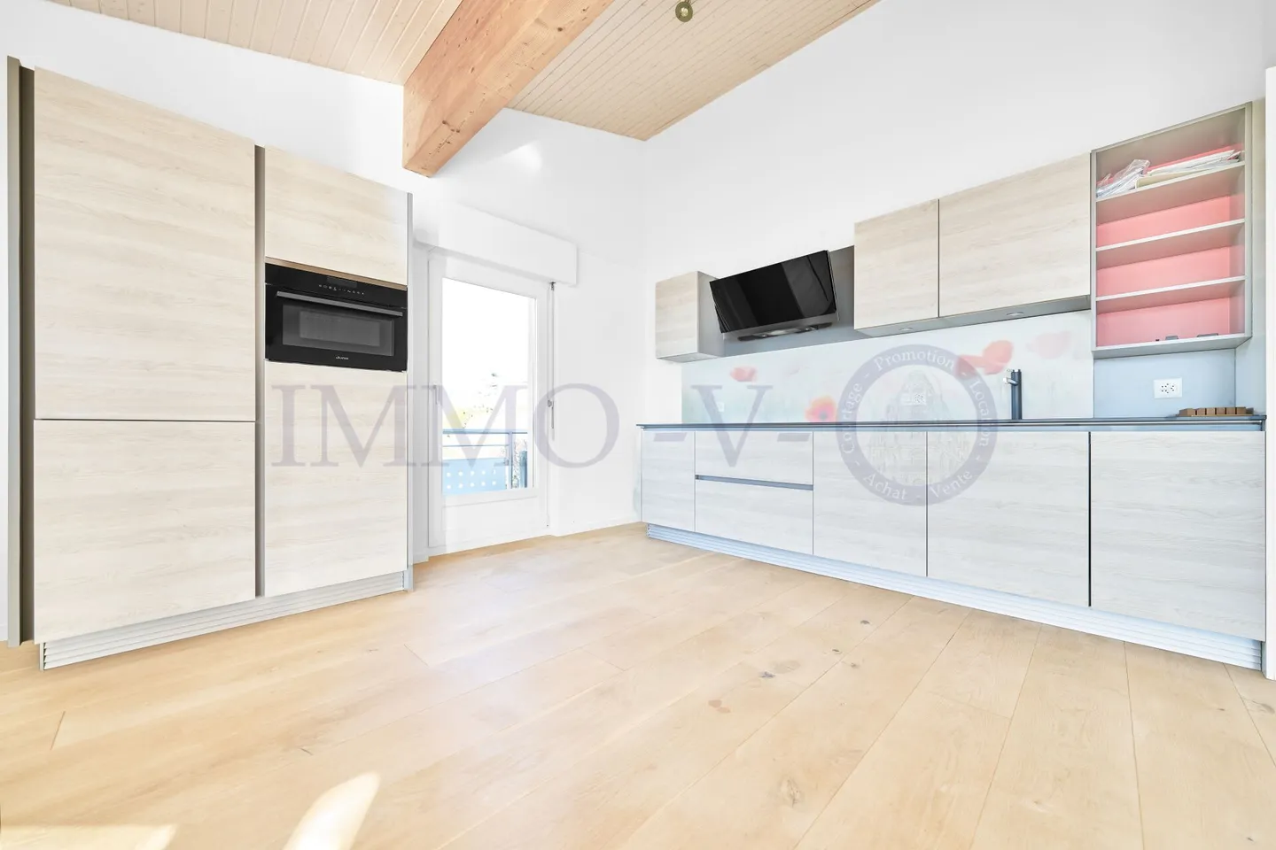 STANDARTWOHNUNG MIT SEE- UND BERGBLICK - Foto 4 von 8