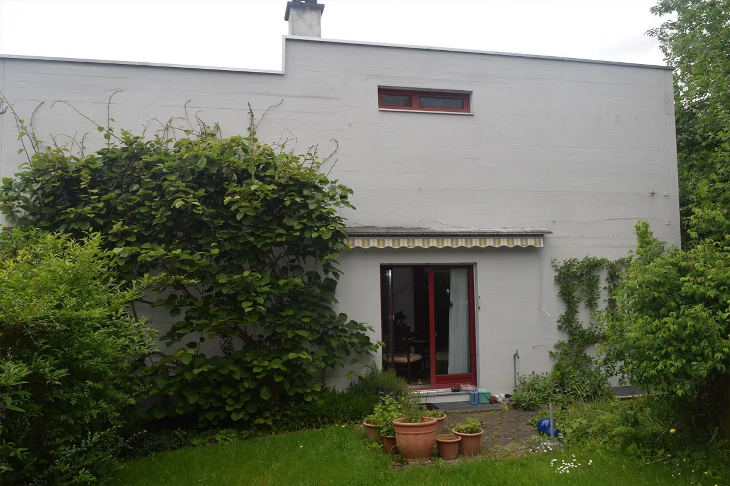 4.5-Room Single-Family House in a Quiet and Sunny Location - Photo 1 of 15