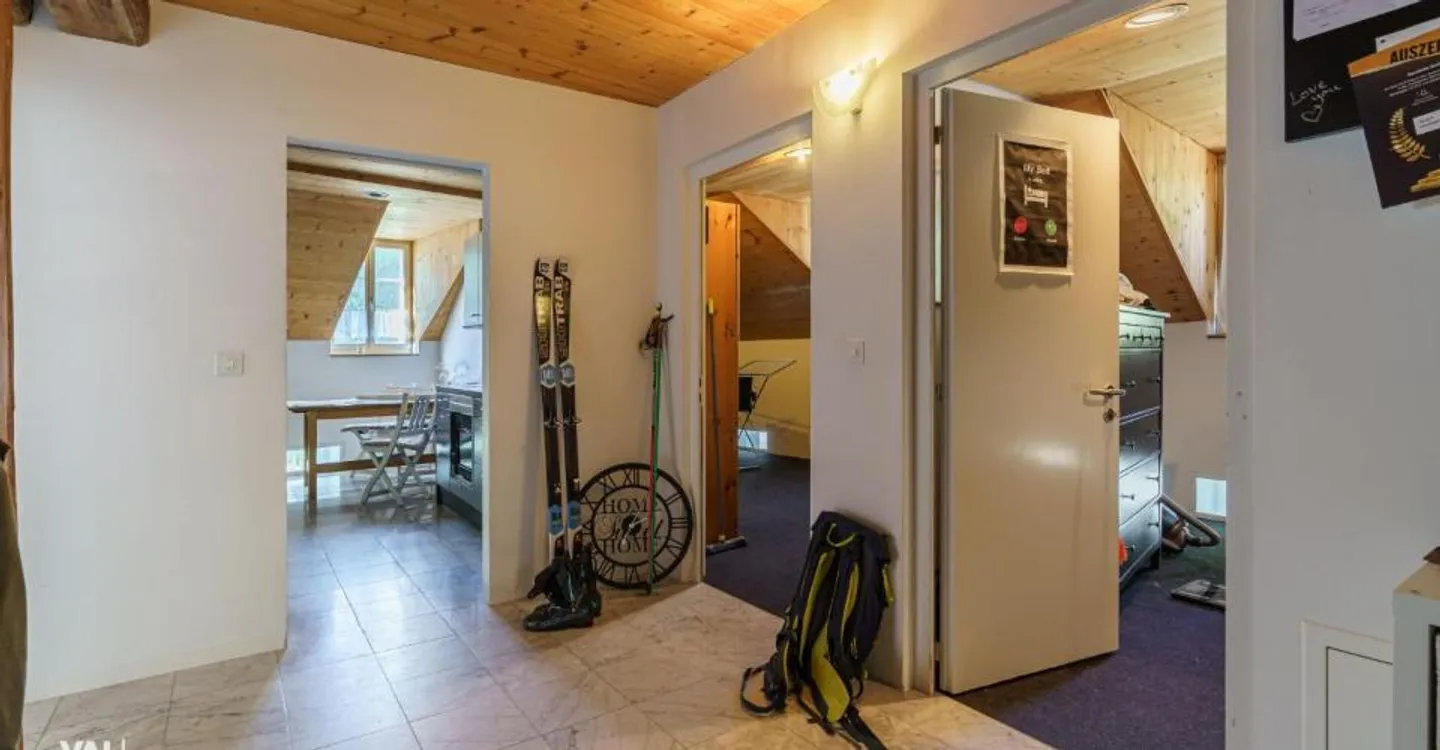 Attico attraente con galleria e finiture di alta qualità - Foto 8 di 12
