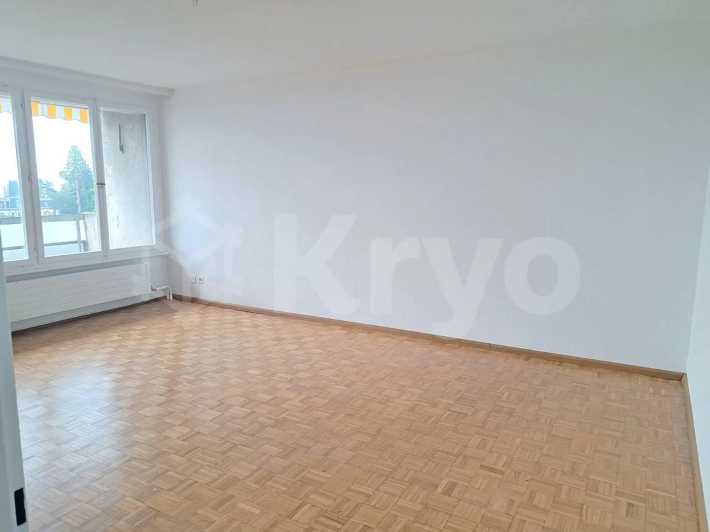 Charming Apartment with Lake View - Photo 5 of 11