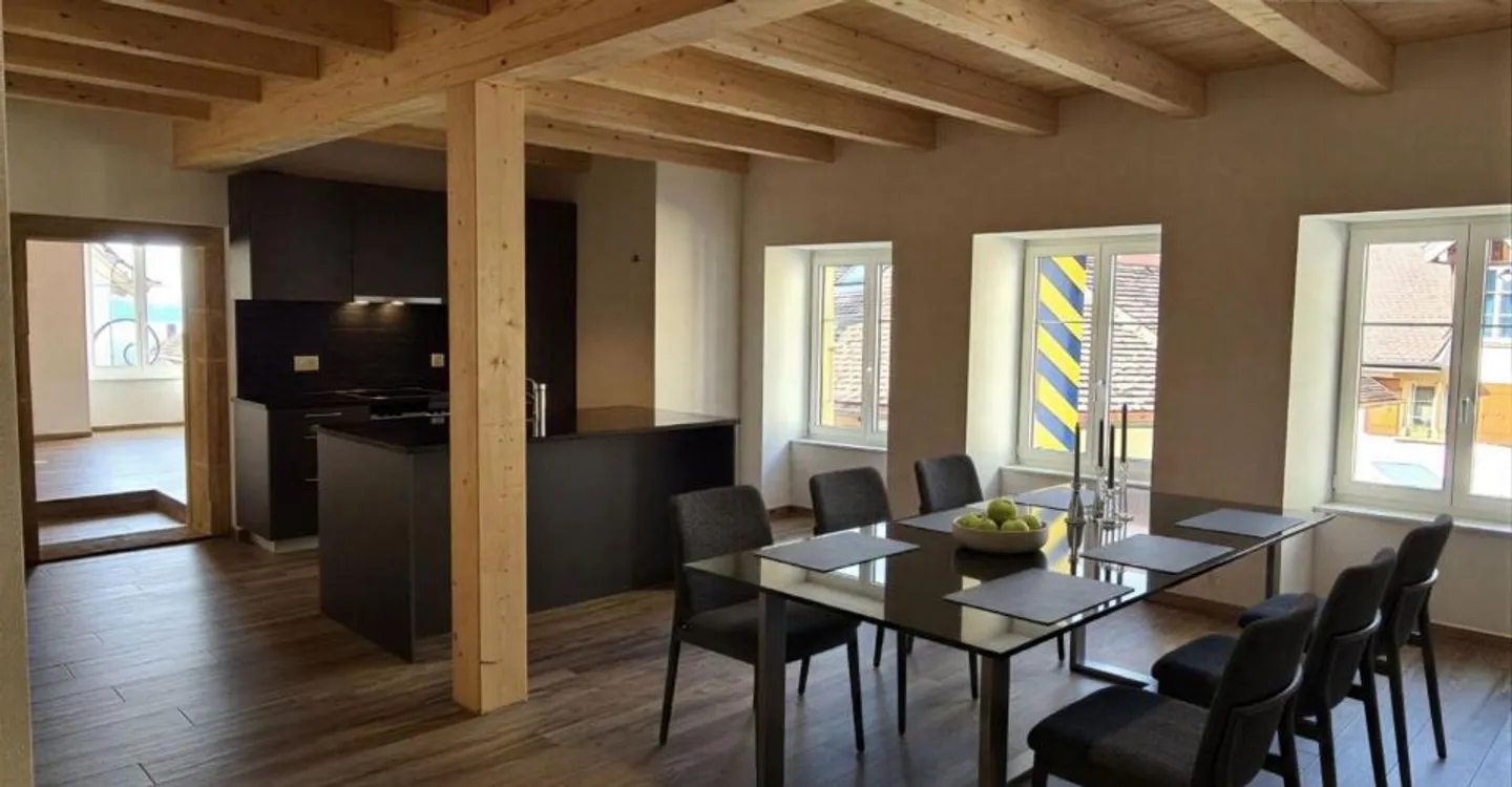 Magnificent 4.5-room duplex apartment in Hauterive - Photo 2 of 10