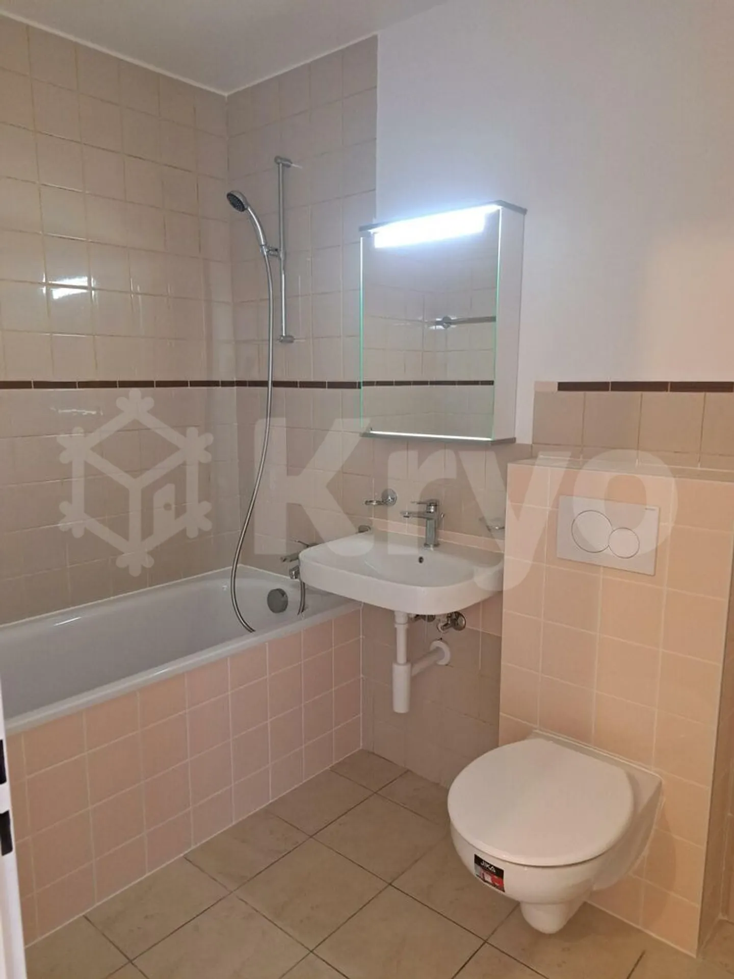 Charming Apartment with Lake View - Photo 11 of 11