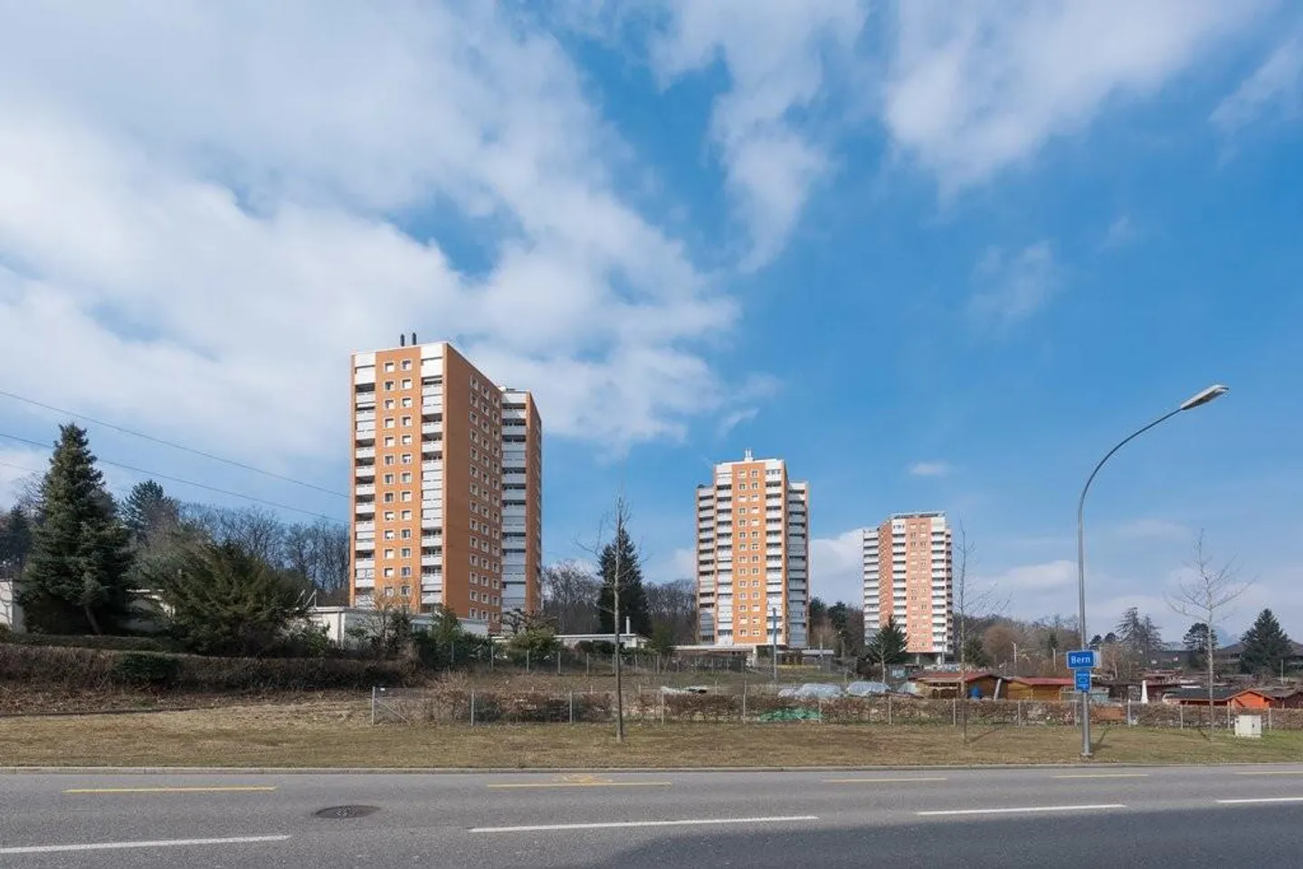 Close to the city yet in the green - Photo 1 of 4