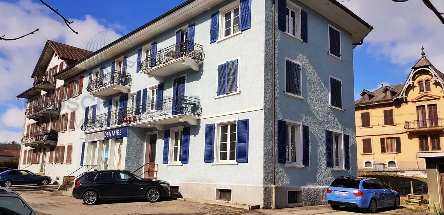 Recent kitchen close to the train station - Photo 2 of 11