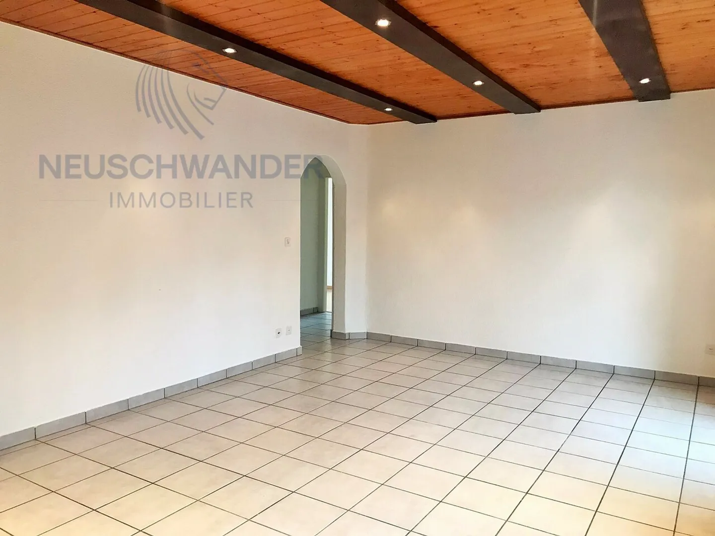 Recent kitchen close to the train station - Photo 4 of 11