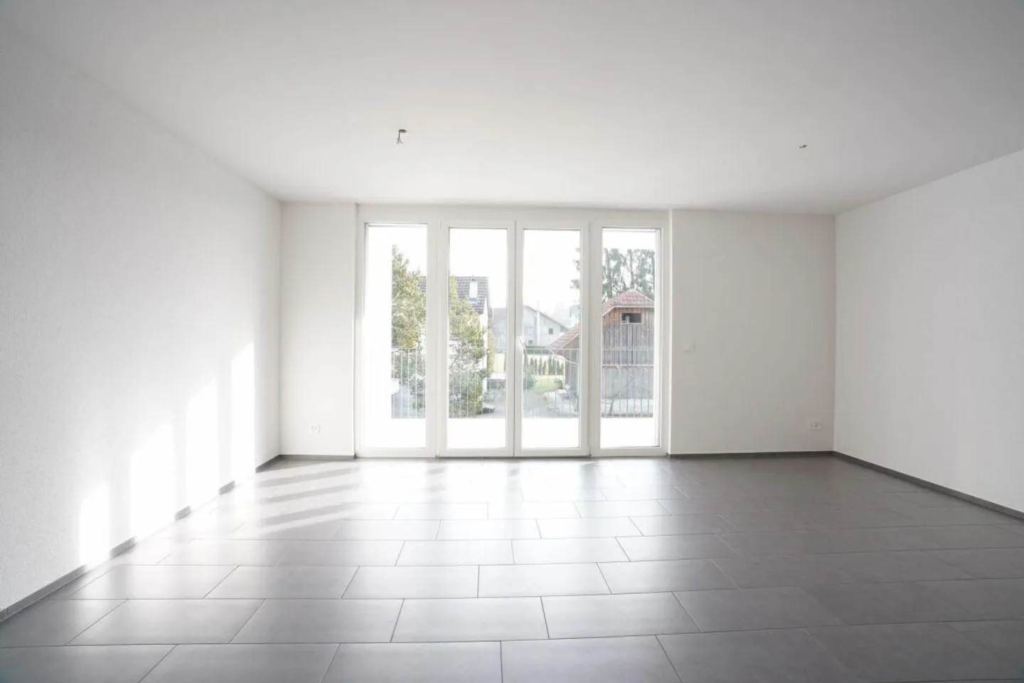 Modernes Wohnen - 4.5-Zimmerwohnung mit Gartensitzplatz - Foto 2 von 8