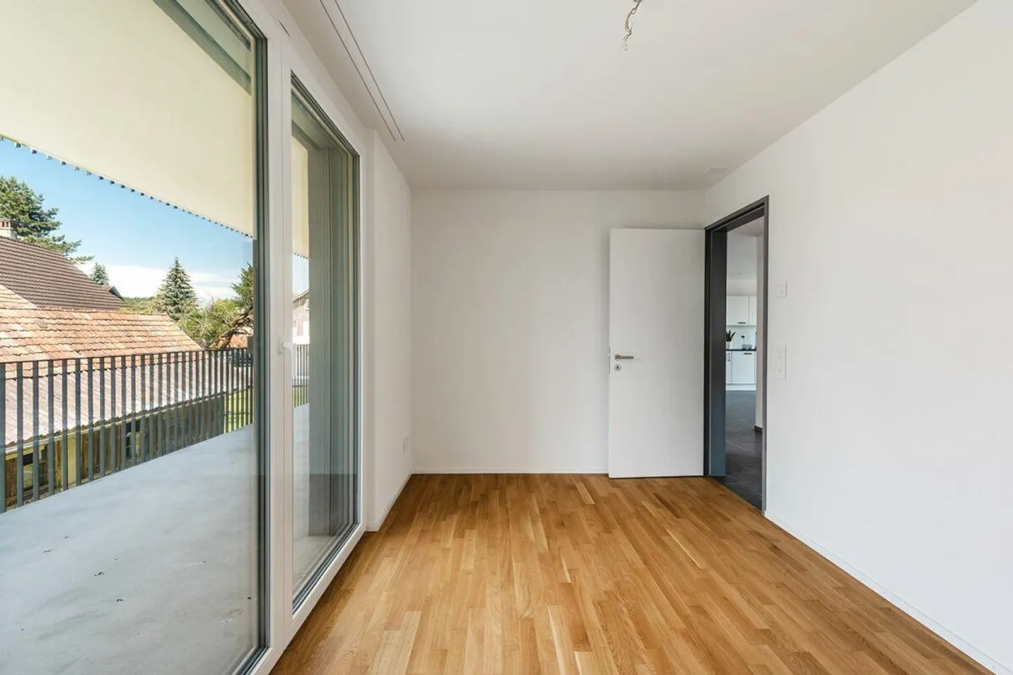 Modernes Wohnen - 4.5-Zimmerwohnung mit Gartensitzplatz - Foto 3 von 8