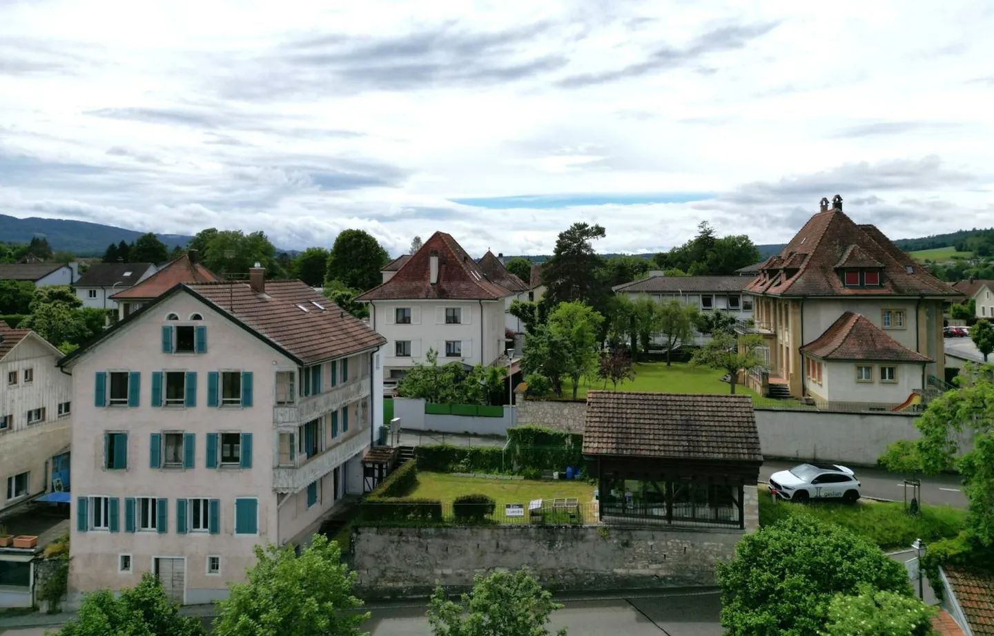 Investment Building in Porrentruy - Photo 1 of 12