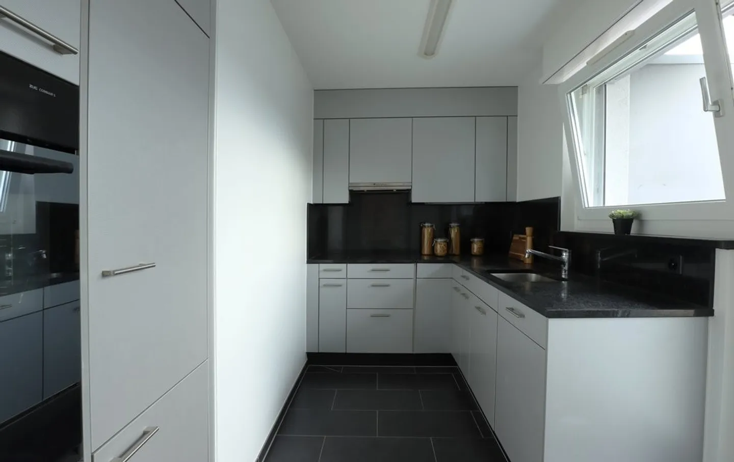 Dachwohnung mit Terrasse - Einen Monat Herbstbonus! - Foto 4 von 11