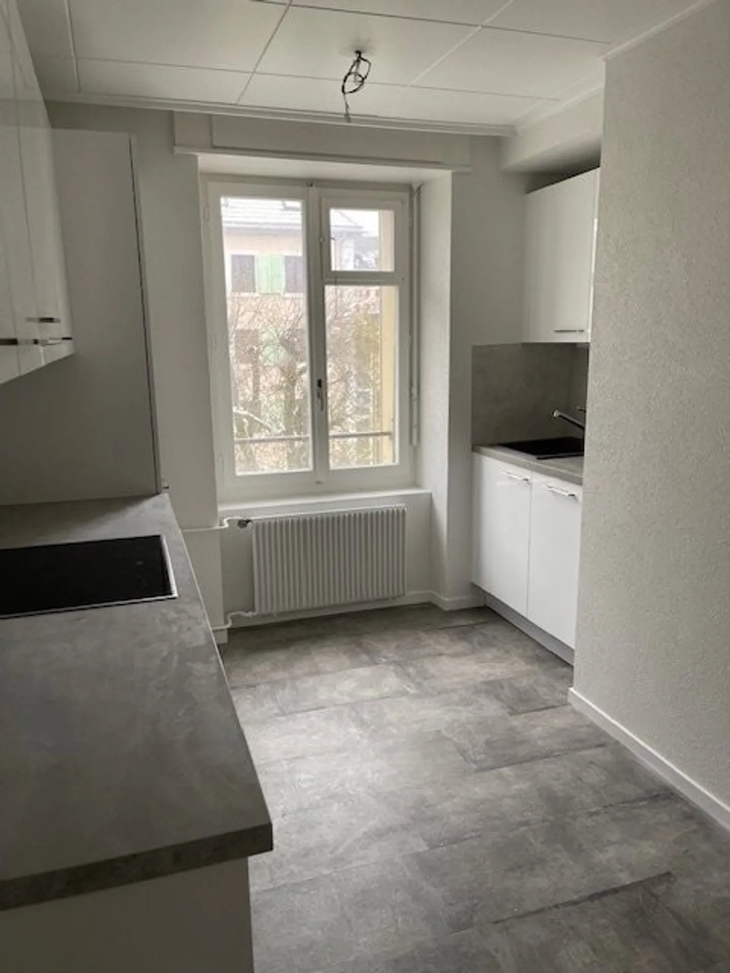 Spacious 4-room bright apartment - Photo 2 of 9