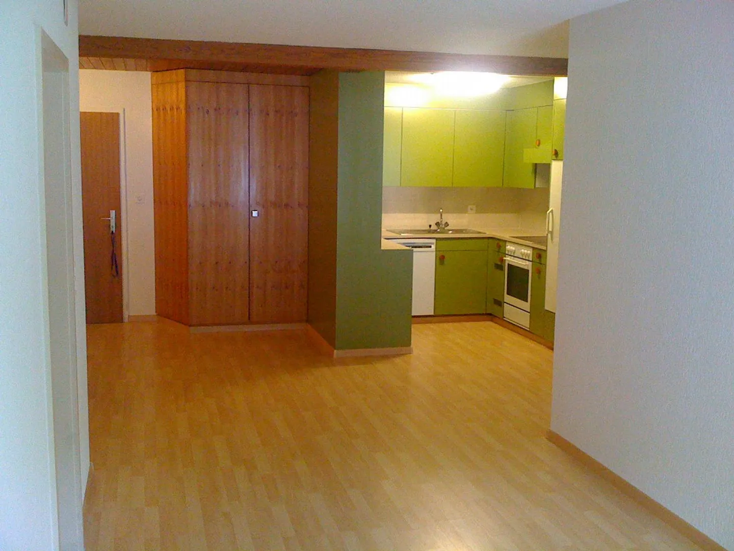 Appartement 4 pièces avec balcon - Photo 3 sur 6