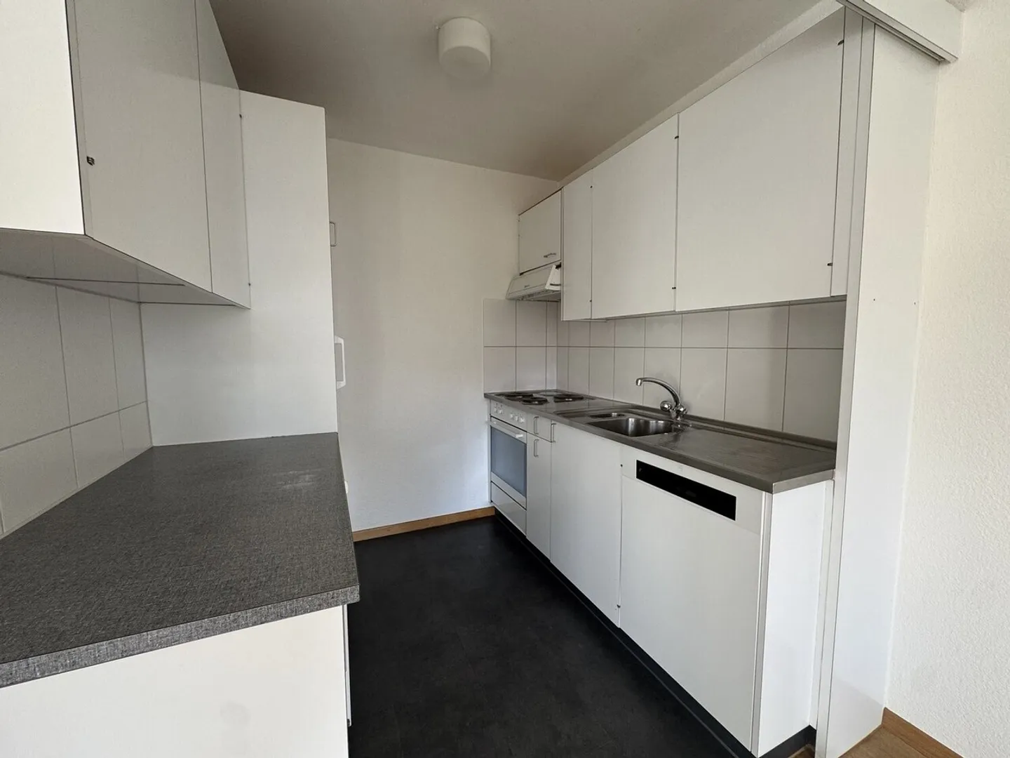 Apartment for rent - Photo 3 of 9