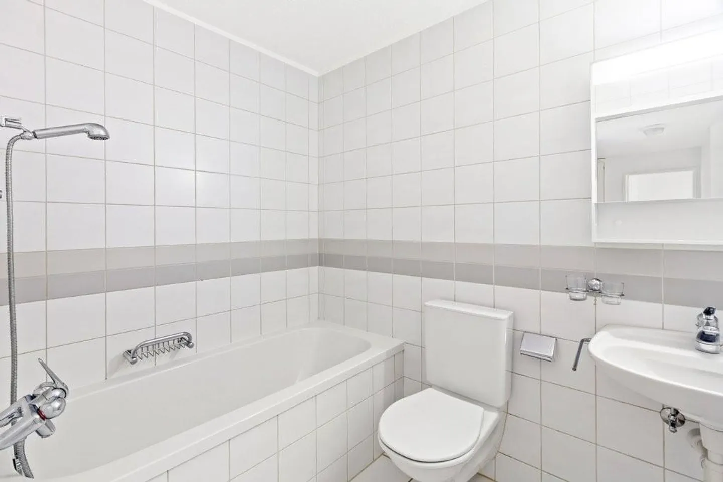 Large bright apartment for you and your family - Photo 4 of 9