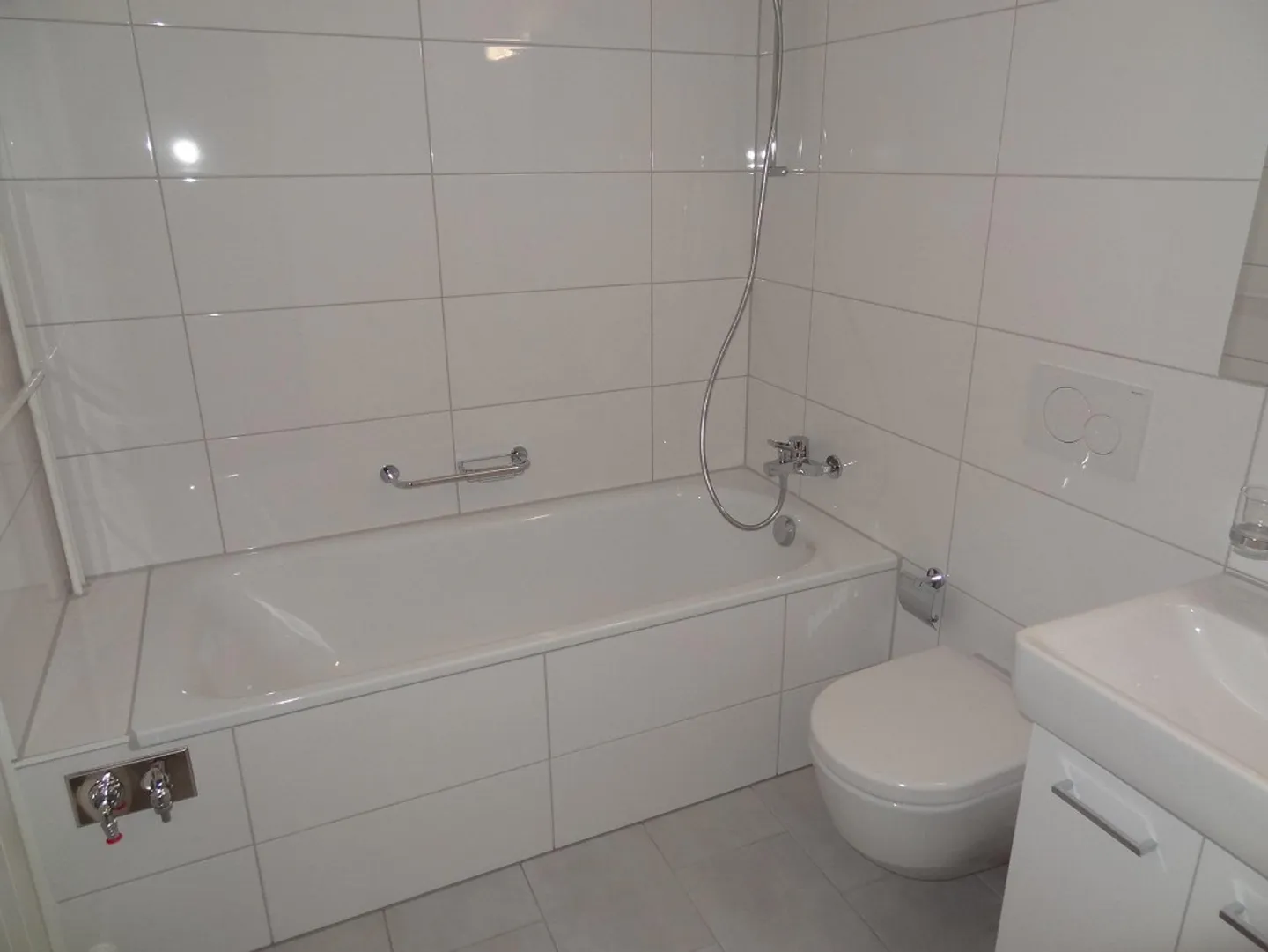 3.5 Zimmerwohnung in ruhig gelegener Überbauung im Grünen - Photo 1 of 10